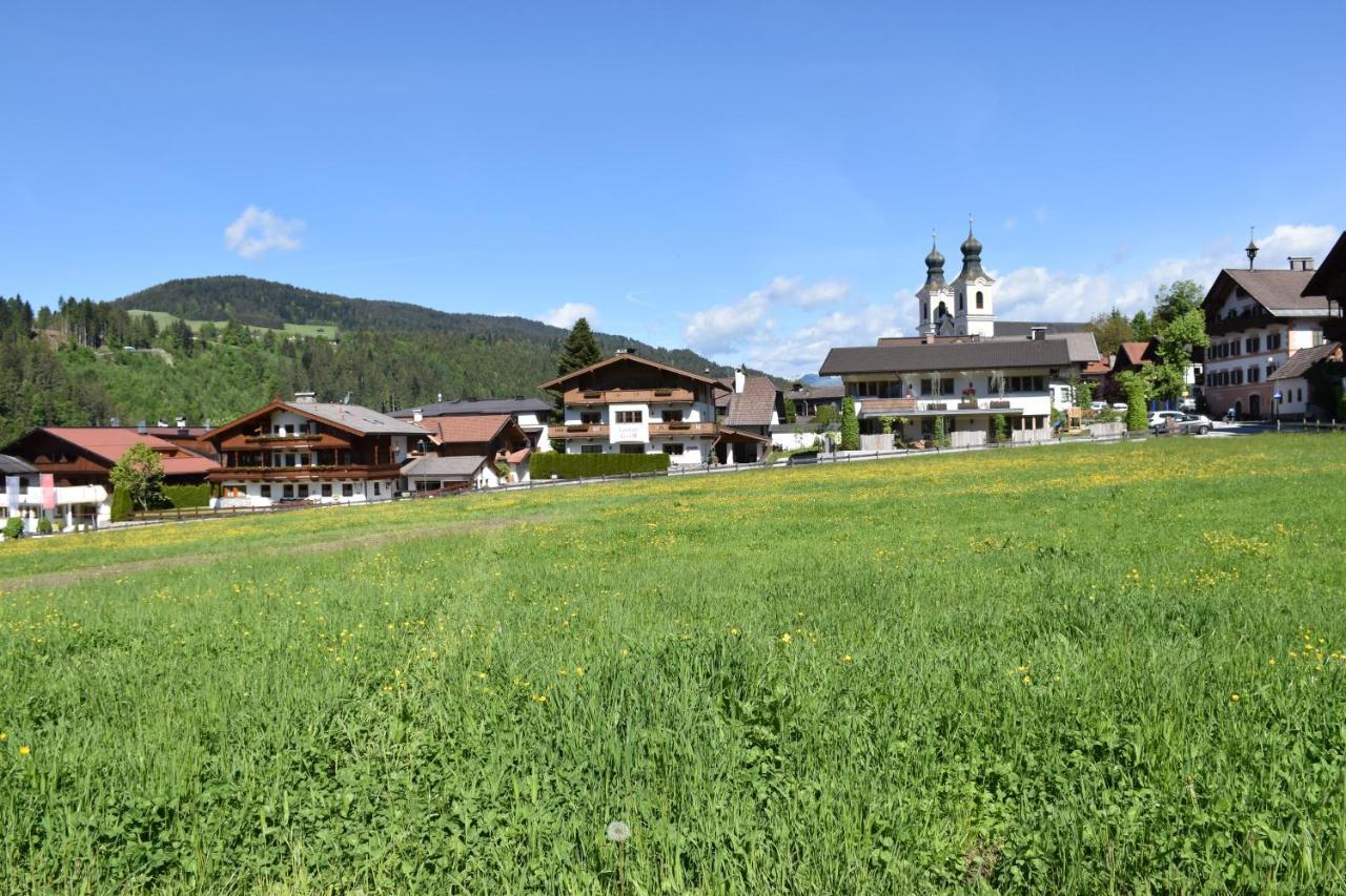 Landhaus Tirol ฮอพฟ์การ์เทน อิม บริกเซนทัล ภายนอก รูปภาพ