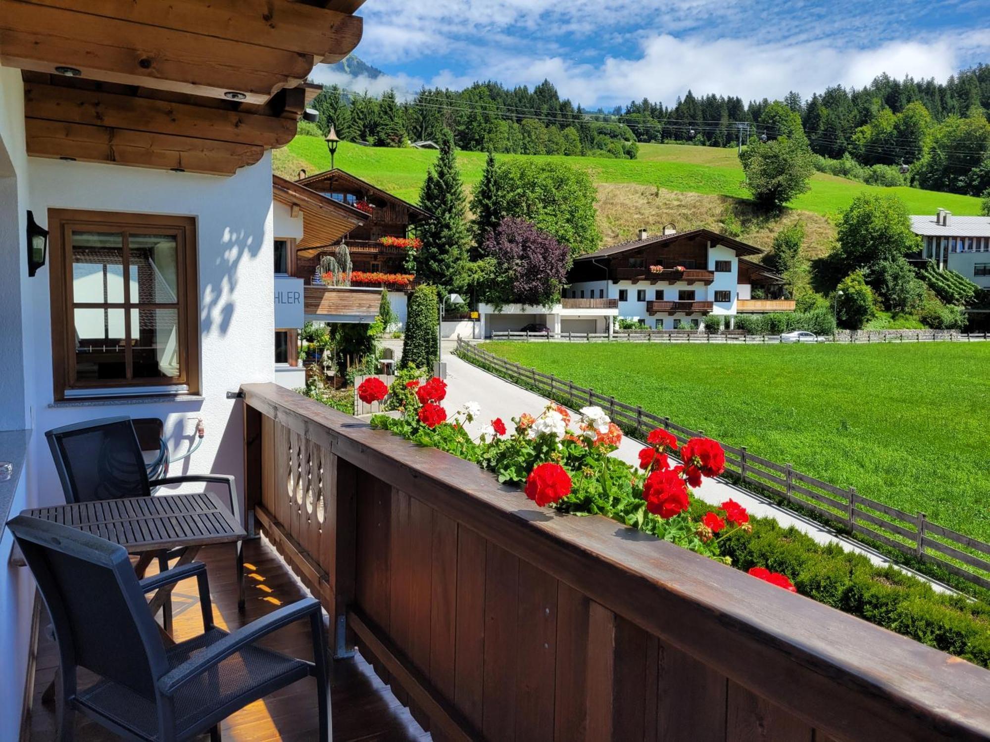 Landhaus Tirol ฮอพฟ์การ์เทน อิม บริกเซนทัล ภายนอก รูปภาพ
