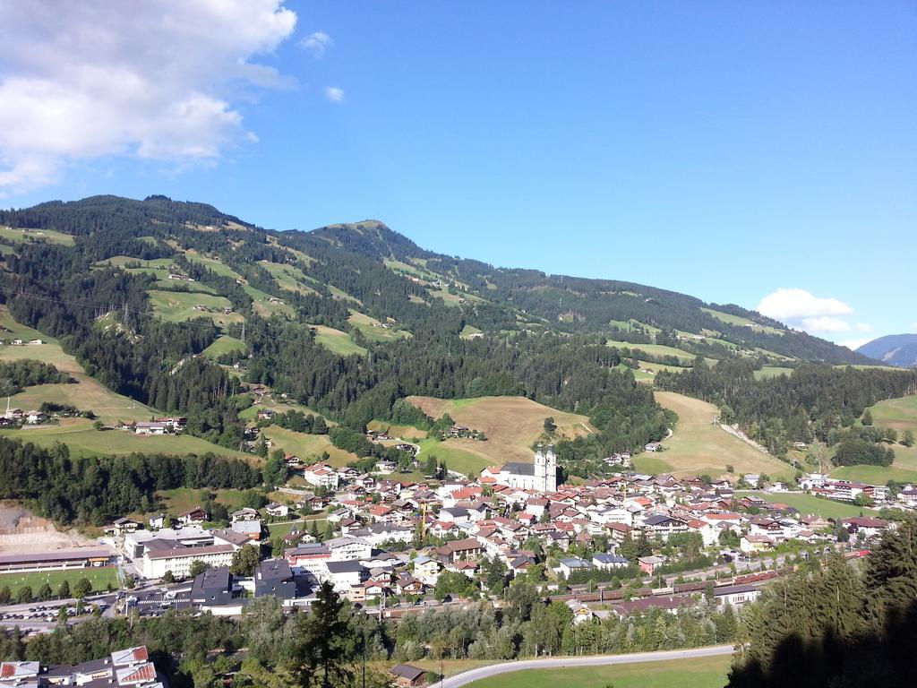 Landhaus Tirol ฮอพฟ์การ์เทน อิม บริกเซนทัล ภายนอก รูปภาพ